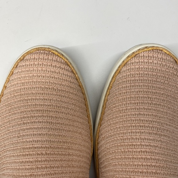 Ugg pink Knit Slip-On - Picture 2 of 6